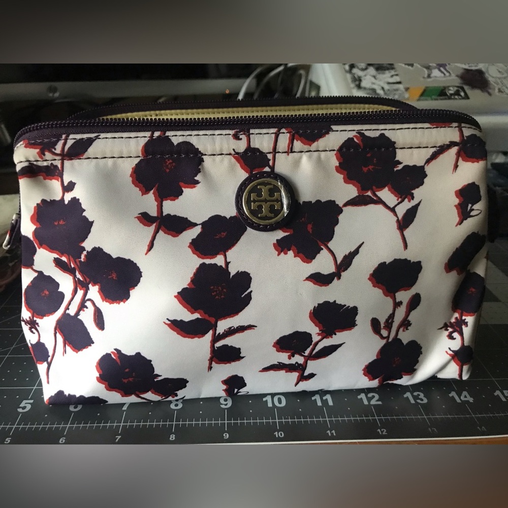 Tory Burch purple iris makeup cosmetic bag Nwt